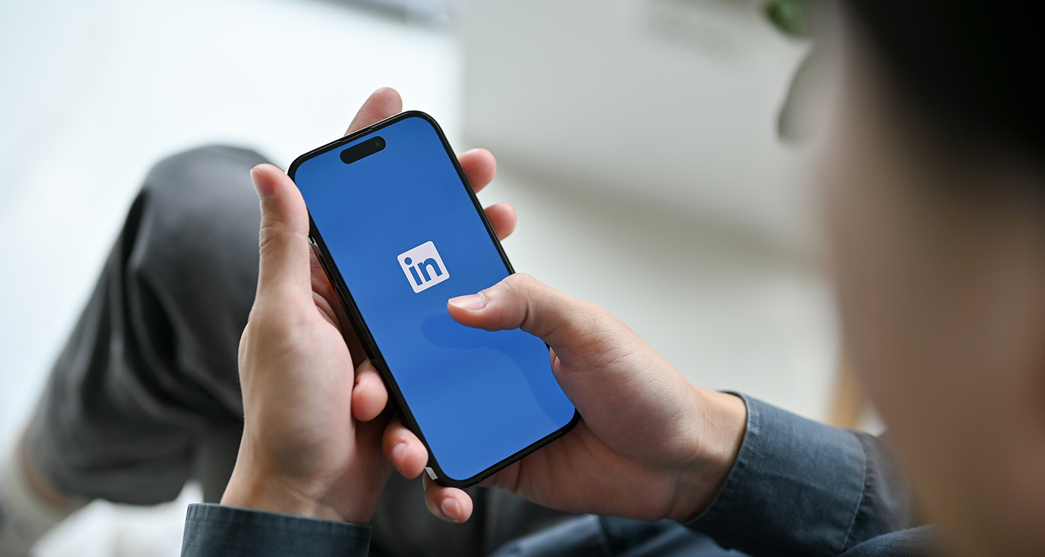 Your Step-by-Step Playbook_ How to Update Resume on LinkedIn_